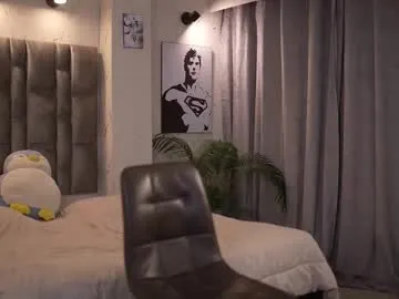 hold-me-tight free chat on liveonude Image 6