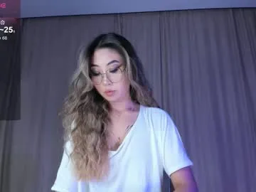 remax14 free chat on liveonude Image 10