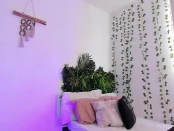 PinkFoxya free chat on liveonude Image 12