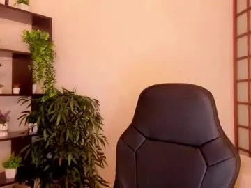 karolwhite_ free chat on liveonude Image 7