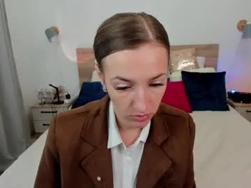 miacolucci_18 free chat on liveonude Image 10