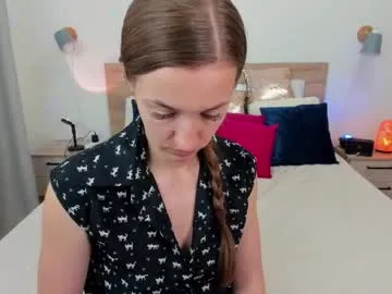 miacolucci_18 free chat on liveonude Image 4