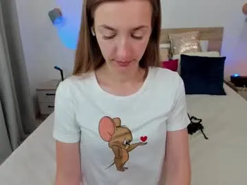 miacolucci_18 free chat on liveonude Image 6