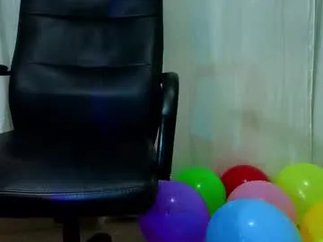 DiamondJo free chat on liveonude Image 12