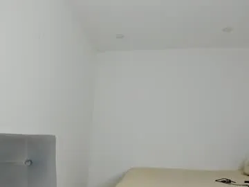 xunybany free chat on liveonude Image 2