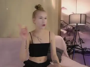 sexyblondebush free chat on liveonude Image 2