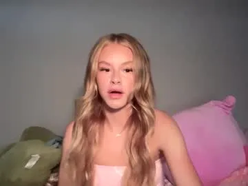 mightylaura free chat on liveonude Image 13