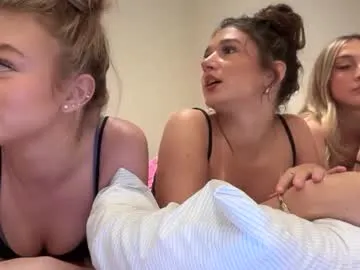 mightylaura free chat on liveonude Image 14