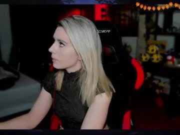 Wild-Angel777 free chat on liveonude Image 14