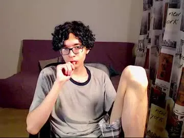 lory34 free chat on liveonude Image 3