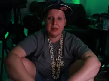 Katty-Kiss- free chat on liveonude Image 4