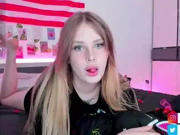 ELENA-XXX free chat on liveonude Image 16