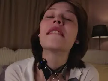 escar_let free chat on liveonude Image 11