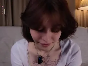 escar_let free chat on liveonude Image 4