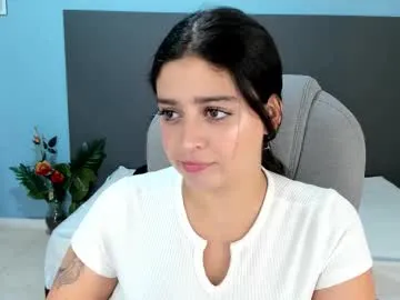 akila_clive free chat on liveonude Image 16