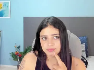 akila_clive free chat on liveonude Image 18