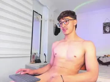 latinguyxl free chat on liveonude