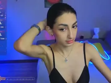 lory34 free chat on liveonude Image 3