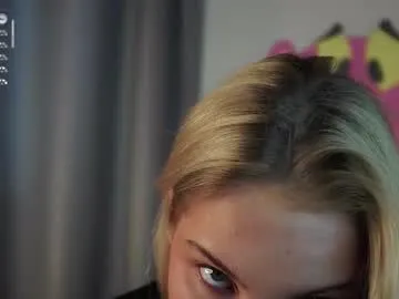 violett_fowlerxx free chat on liveonude Image 16