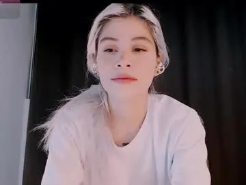 xunybany free chat on liveonude Image 18