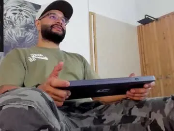 shy_boy17 free chat on liveonude Image 7