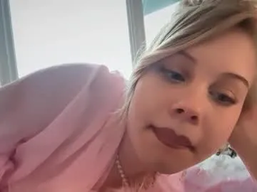 lila_elliot free chat on liveonude Image 16