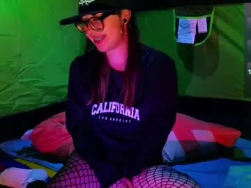 escar_let free chat on liveonude Image 10