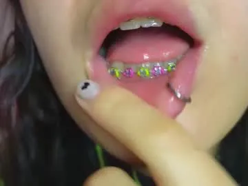 escar_let free chat on liveonude Image 2