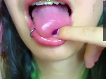 escar_let free chat on liveonude Image 5