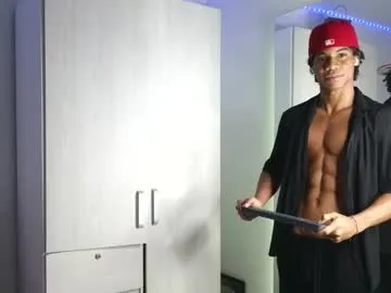 HEYBANANA free chat on liveonude Image 19