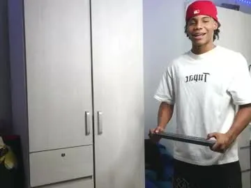 HEYBANANA free chat on liveonude Image 3