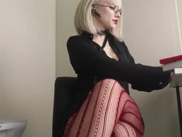 DiamondJo free chat on liveonude Image 6