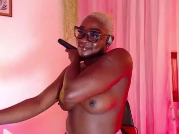 miaknox free chat on liveonude