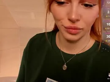 lory34 free chat on liveonude Image 13