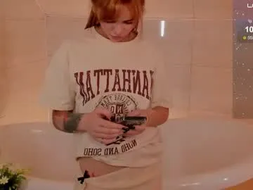 lory34 free chat on liveonude Image 9