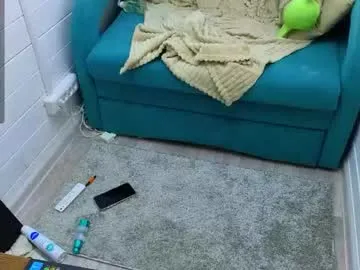 MiaLiaHot free chat on liveonude Image 15