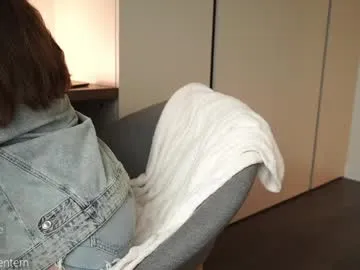 loveuniverse8 free chat on liveonude Image 2