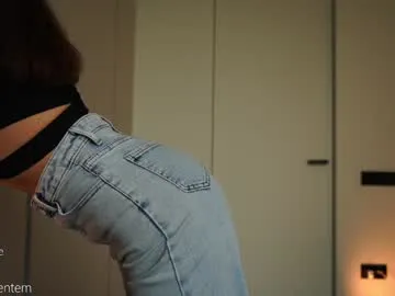 loveuniverse8 free chat on liveonude Image 9