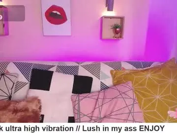 rouxe_lee free chat on liveonude Image 8