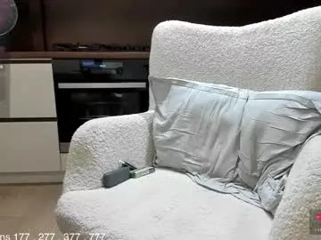 MiaLiaHot free chat on liveonude Image 8