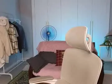 xunybany free chat on liveonude Image 4