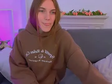 WhoreRobot free chat on liveonude Image 2