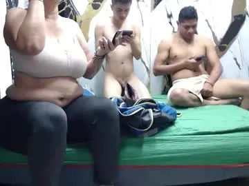 DiamondJo free chat on liveonude Image 17