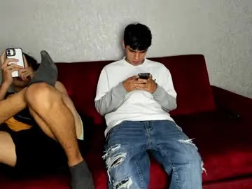 pelusos_mens free chat on liveonude