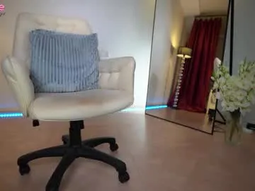 isabellamoutt free chat on liveonude Image 11