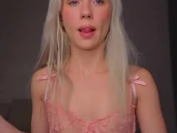 ELENA-XXX free chat on liveonude Image 4