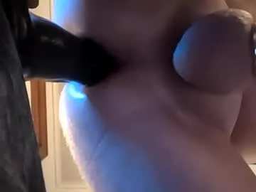 playswithbutt free chat on liveonude