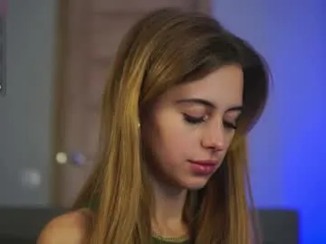 BELBIG free chat on liveonude Image 12