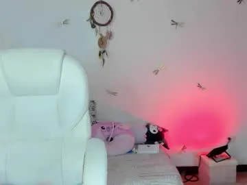 isabelle_sara free chat on liveonude Image 18