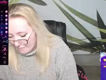 mandarinkaa free chat on liveonude Image 8